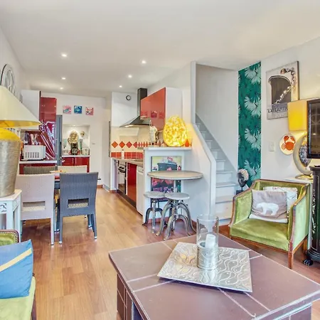 Maison De 2 Chambres A Avec Magnifique Vue Sur La Ville Et Wifi A 800 M De La Plage Σπίτι διακοπών *